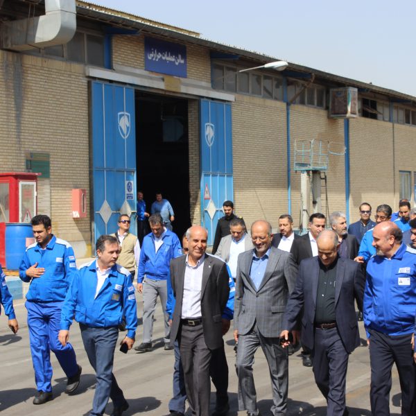 بازدید مدیرعامل ایران خودرو به همراه مهندس ساسان سیرانی