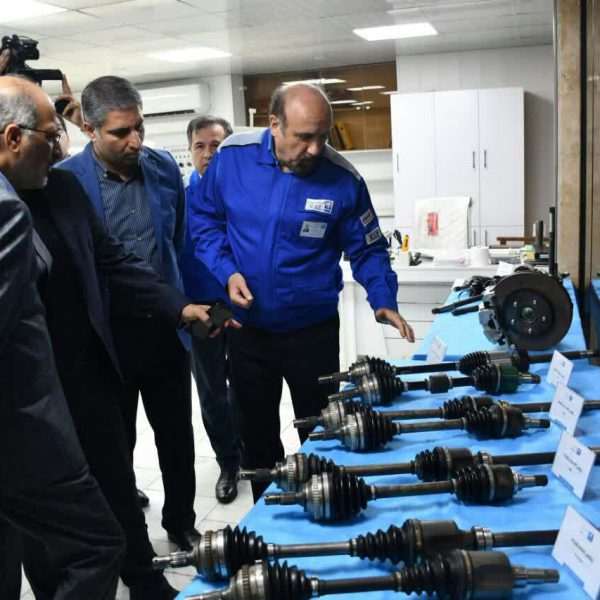 بازدید مدیرعامل ایران خودرو به همراه مهندس ساسان سیرانی