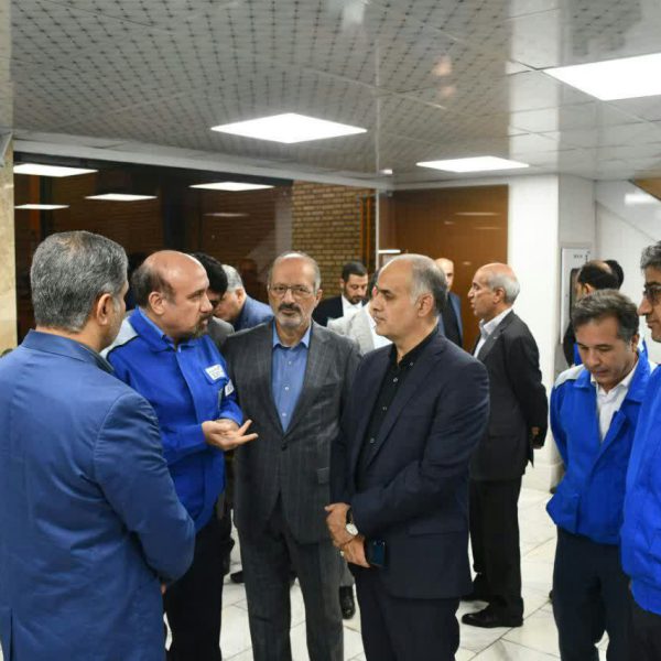 بازدید مدیرعامل ایران خودرو به همراه مهندس ساسان سیرانی
